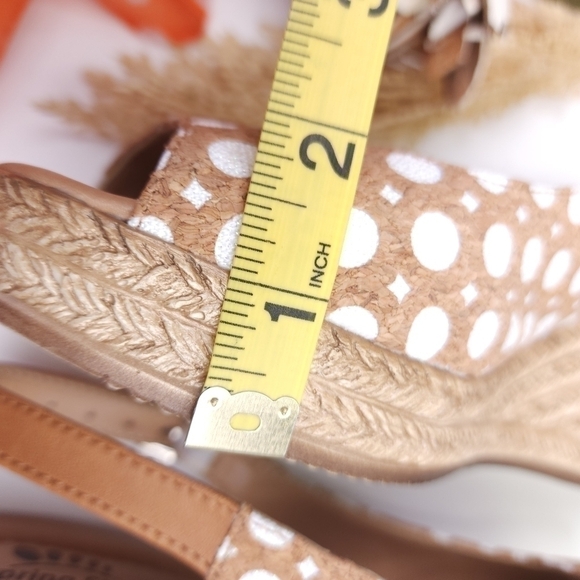 Soft Spots White Tan Polka-dot Mini Platform Wedge Sz 39 - Picture 4 of 12